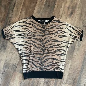 DKNY woman’s top